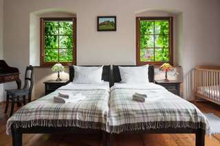 Отели типа «постель и завтрак» Villa Greta Свежава Семейный номер-8